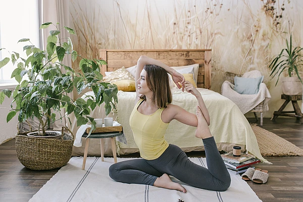Yoga pentru leneși - cum să te relaxezi și să slăbești în același timp